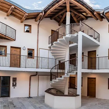 Le Grand Bouquetin - 4 Pieces Pour 8 Personnes Mae-9924